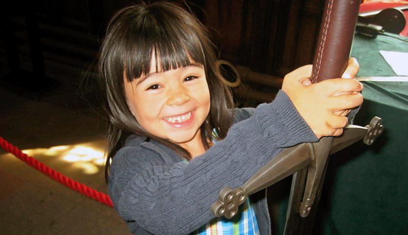 girl-holding-broadsword-arp