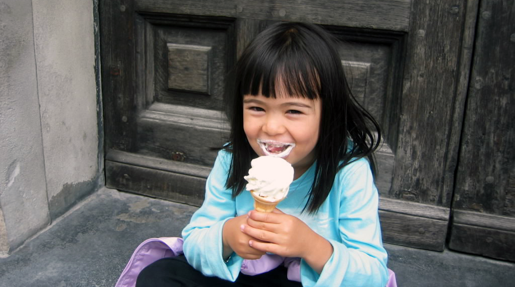 blog.mindresearch.orghubfsgirl-eating-custard-summer-slide-1-1