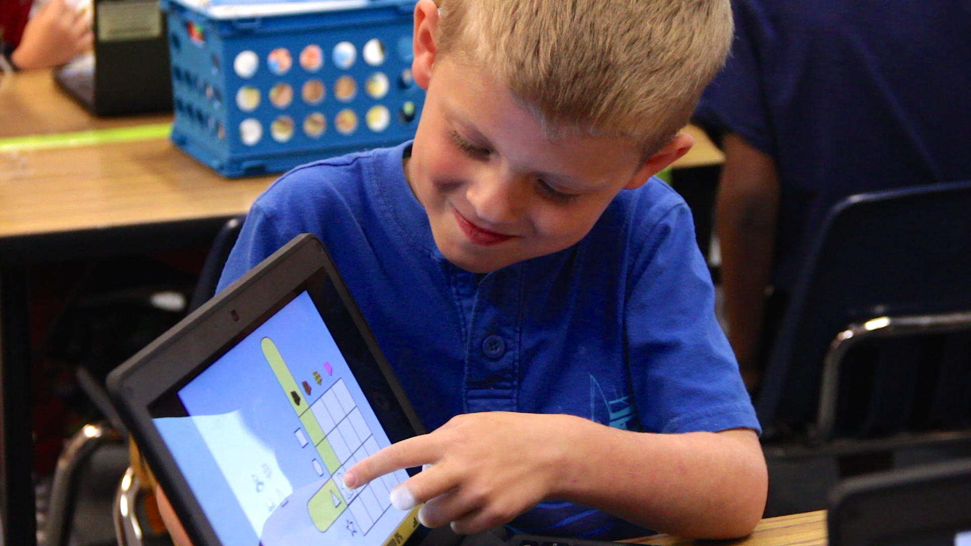 www.stmath.comhubfsBrazosport boy on tablet